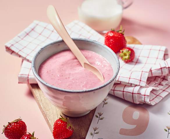Vollkorngrießbrei mit Erdbeeren