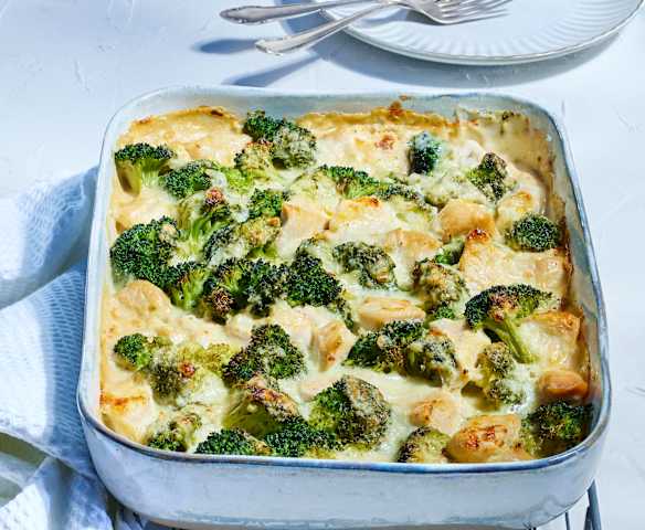 Low-Carb Brokkoli-Auflauf mit Hähnchen
