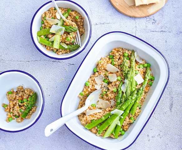 Risotto printanier de sarrasin, aux asperges et aux petits pois