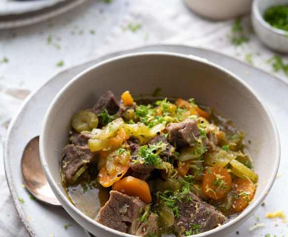Greek Style Beef Soup (Kreatosoupa)