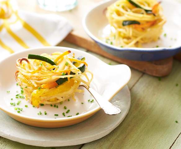 Nidos de espaguetis con verduras