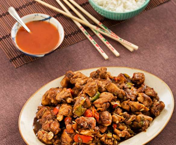 Pollo alla Cantonese con verdure Pollo alla Cantonese con verdure