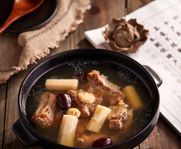 莲子牛尾山药汤