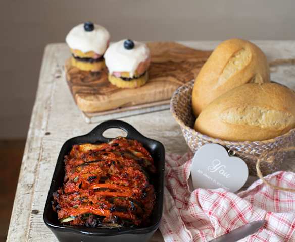 Menú para dos: Pan vienés. Ratatouille. Petits fours