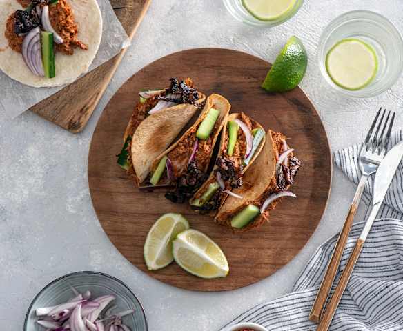 Tacos z szarpanym mięsem z kaczki