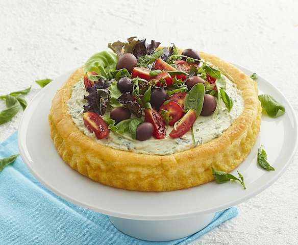 Crostata morbida con tonno e misticanza Crostata morbida con tonno e misticanza
