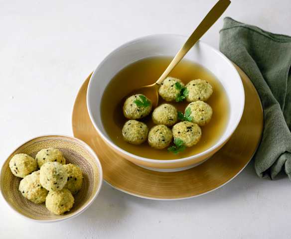 Couscousknöderl mit Sesam