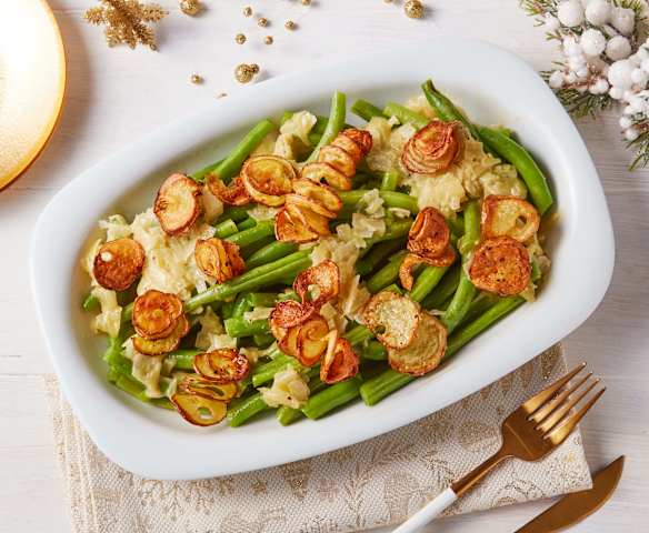 Garlicky Green Beans with Crispy Potato Topping
