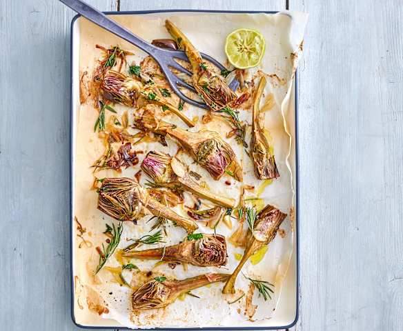 Papillotes d'artichauts au vin blanc et échalotes