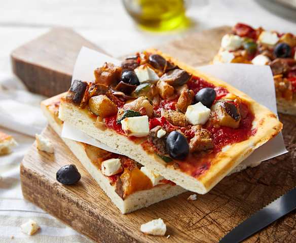 Pizza aux légumes grillés et feta