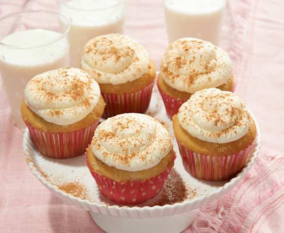 Cupcakes tres leches με σαντιγί