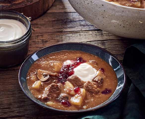 Hirschgulasch-Suppe