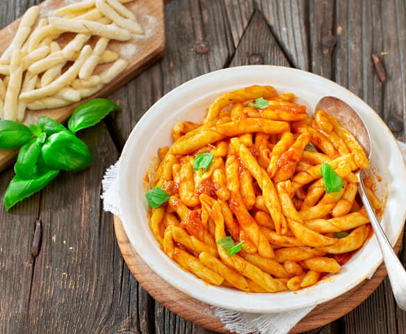 Fileja con sugo alla 'nduja e fagioli