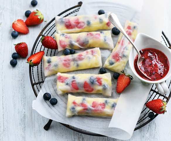 Rouleaux de printemps aux fruits rouges