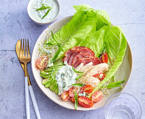 Cobb salade au poulet et au bacon