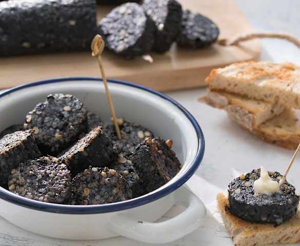 Morcillas de arroz, sepia y gambas