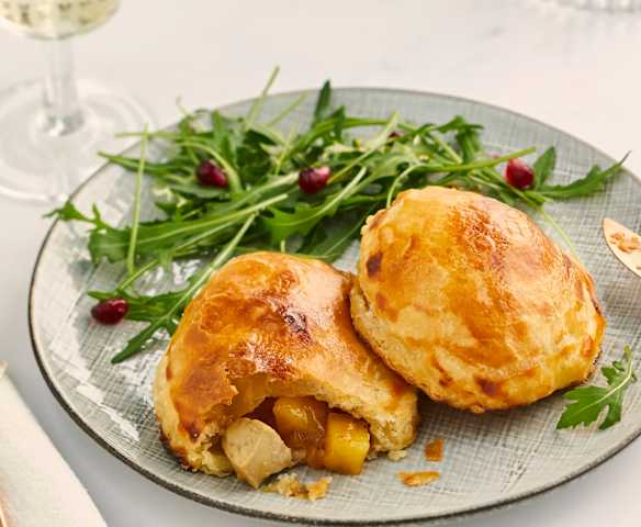 Feuilletés au foie gras rôti et compotée de mangue à la vanille