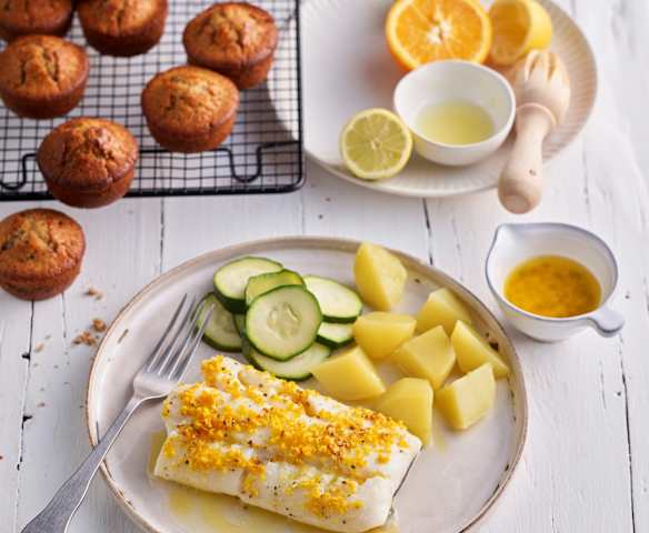 Menù: Merluzzo con patate e zucchine; burro agli agrumi e muffin al cioccolato Menù: Merluzzo con patate e zucchine; burro agli agrumi e muffin al cioccolato