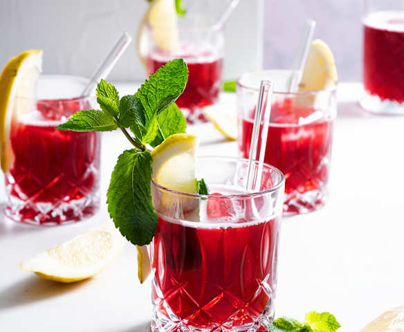 Infuso freddo al limone e ibisco Infuso freddo al limone e ibisco