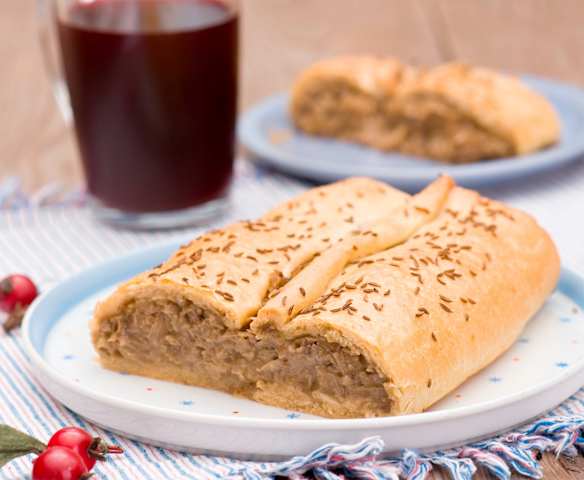 Kulebjaka - piroh se zelím a houbami