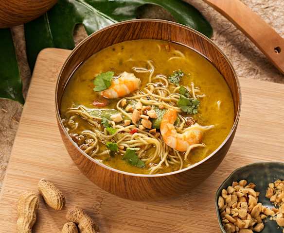 Sopa de fideos, gambas y leche de coco (Laksa) - Malasia