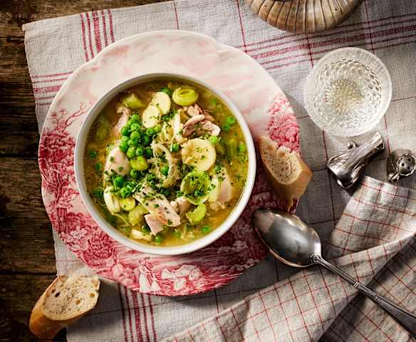 Hähnchenschenkel-Erbsen-Eintopf