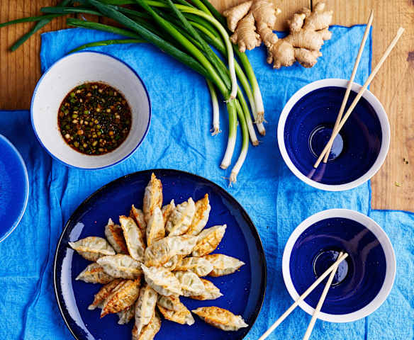 Gyozas de porco com molho de soja