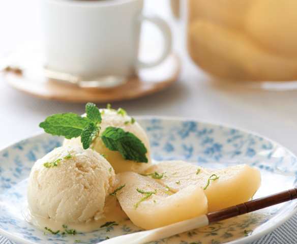 Peras em Moscatel com gelado de lima