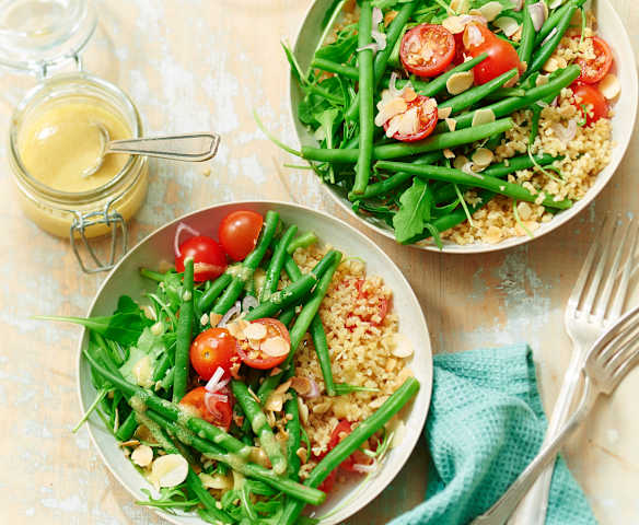 Salade de haricots verts, boulgour, tomates et amandes grillées