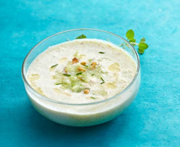 Velouté de concombre aux noix