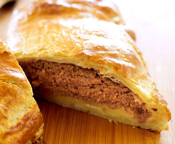 Carne em massa folhada