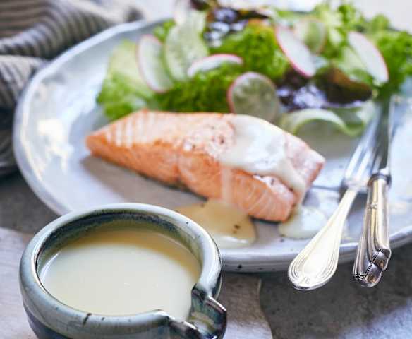 Beurre Blanc (Butter-Weißwein-Sauce) zu Fisch Beurre Blanc (Butter-Weißwein-Sauce) zu Fisch
