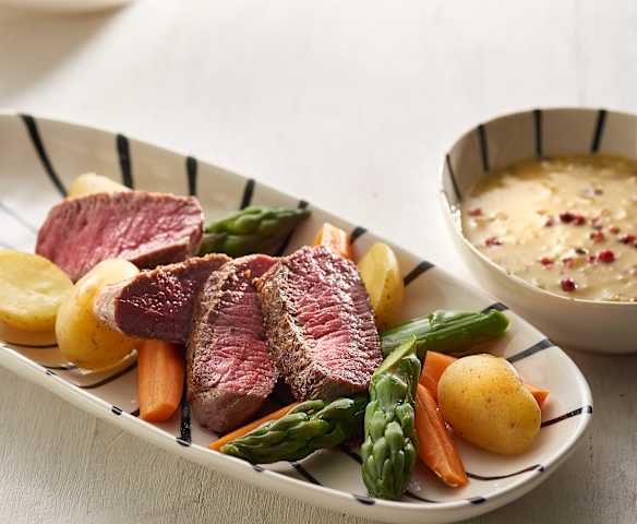 Agnello in salsa di pepe rosa