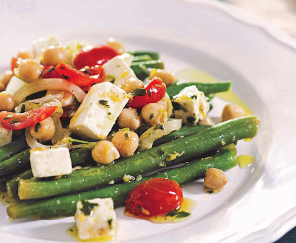 Salada de vagem, grão de bico e ricota Salada de vagem, grão de bico e ricota