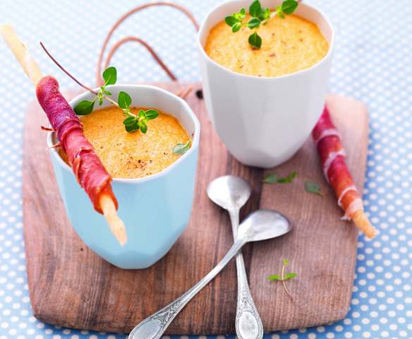 Gaspacho melon-gingembre, gressins et jambon de Parme