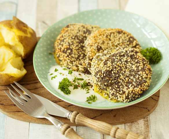 Erdäpfel-Reis-Dukaten im Sesam-Mohn-Mantel