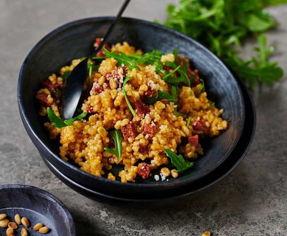 Graupenrisotto mit Rucola und Chorizo