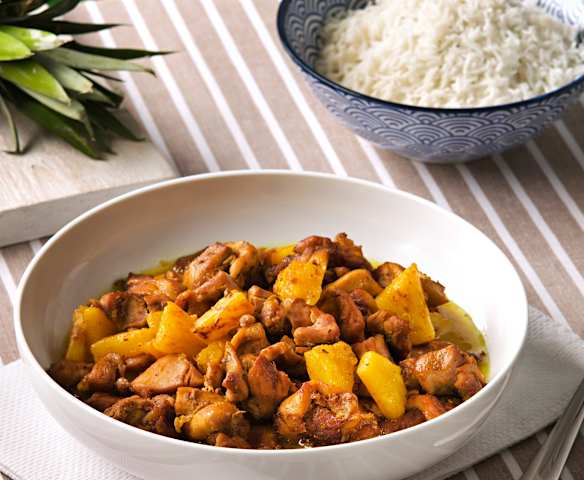 Kurczak w papilotach z ananasem i curry