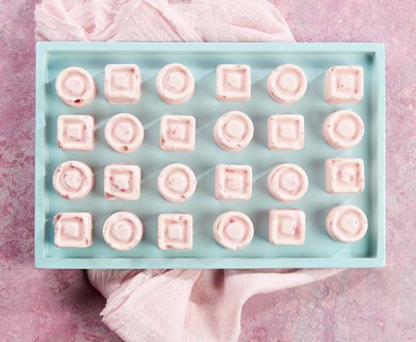 Frozen Keto Strawberry Cheesecake Fat Bombs