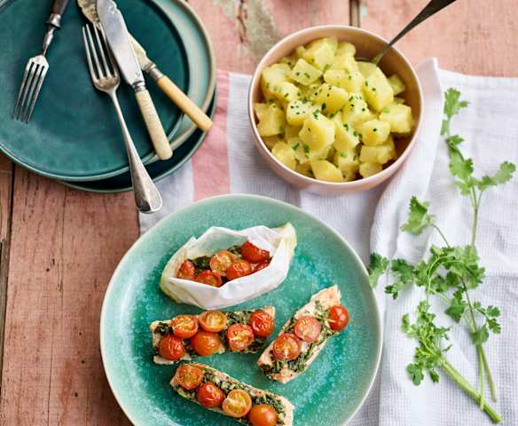 Papelotes de salmão com salada de batata