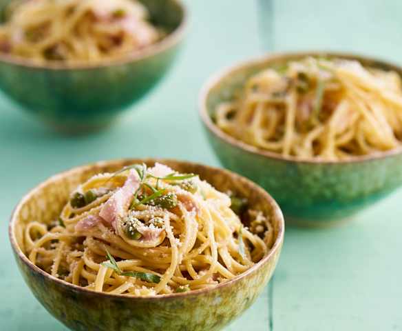 Linguine com ervilhas e fiambre