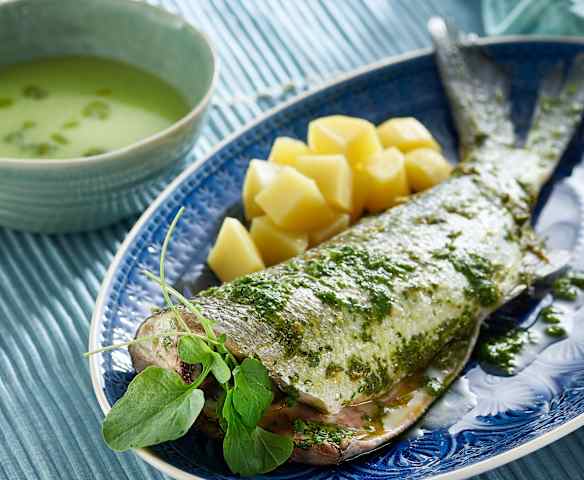 Menu: vellutata di lattuga, spigola e salsa di crescione