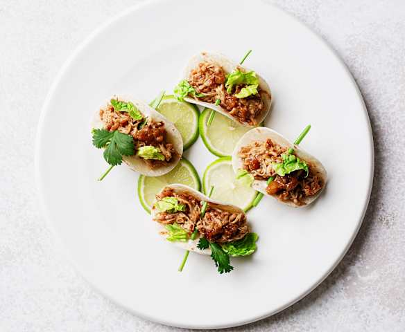 Taquitos de pollo con jalapeños