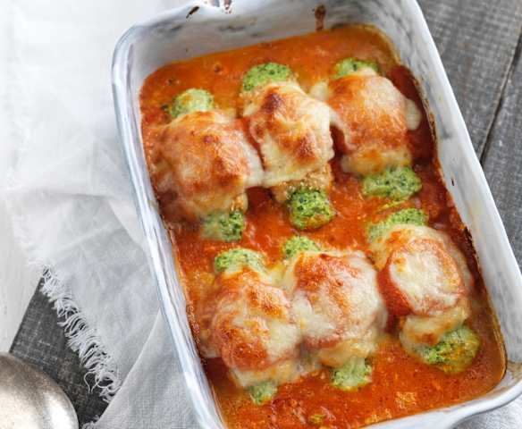 Bifinhos de frango recheados com queijo e espinafres