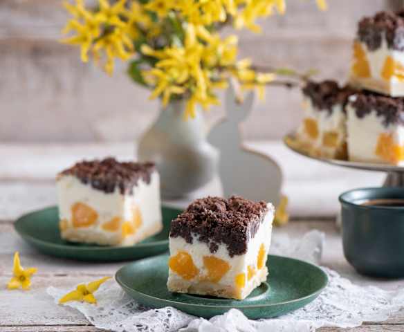 Sernik jogurtowy z brzoskwiniami