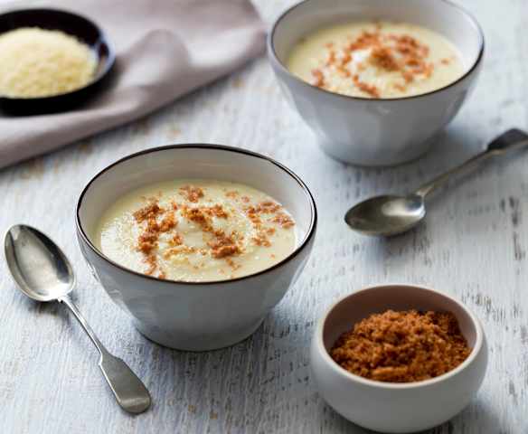 Cauliflower soup with bacon dust