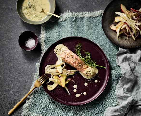 Lachs mit Fenchel-Apfel-Salat