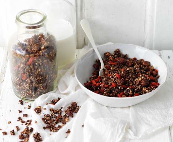 Granola de trigo sarraceno y cacao