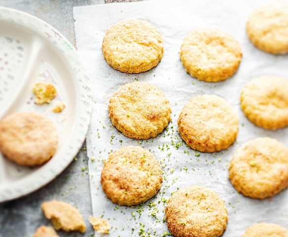 Baby-friendly Cheesy Broccoli Biscuits
