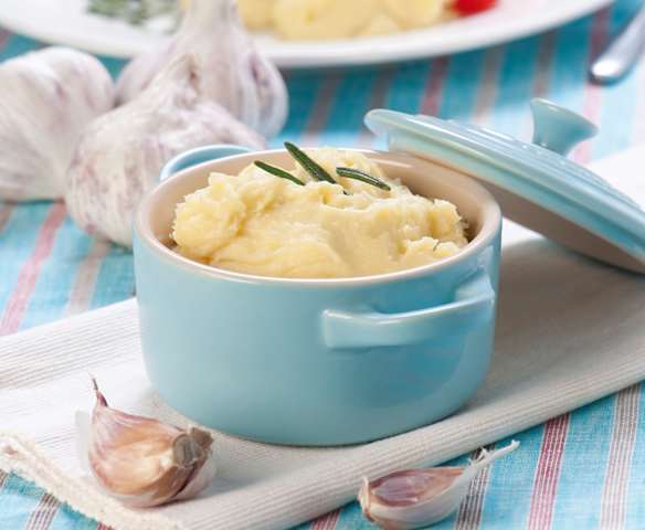 Purée z ziemniaków i pieczonego czosnku